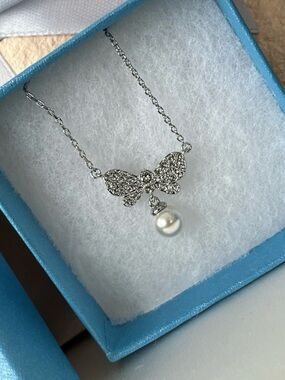 Touchstone Crystal Swarovski Silver Butterfly Necklace with White Pearl BNIB